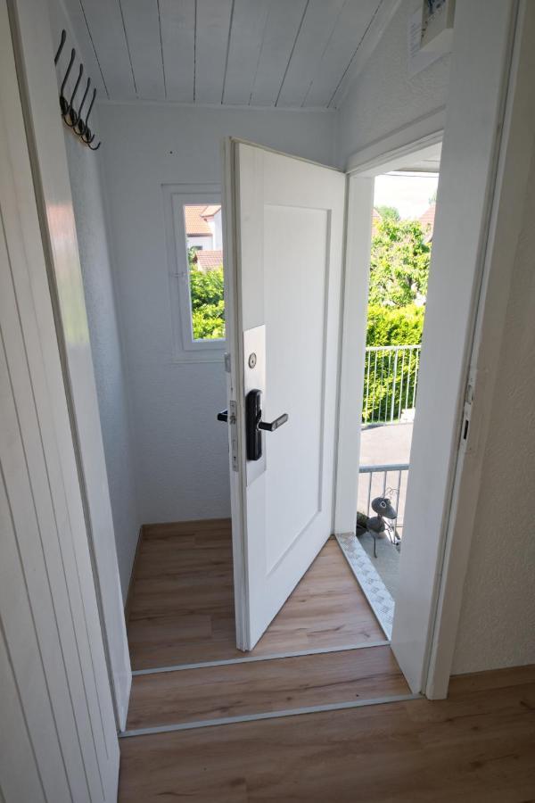 Lake Getaway Apartment With Private Entrance, Right On The Lake Constance Cycle Path, Barbecue Area, Free Wifi, Netflix And Free Bikes Salmsach Dış mekan fotoğraf